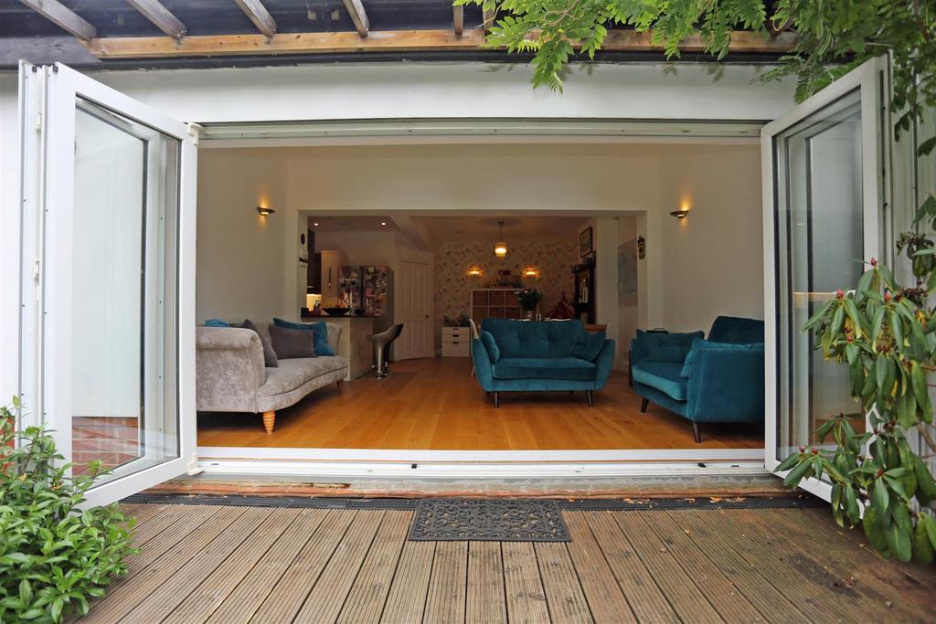 29 Tivoli Road Garden (10).JPG