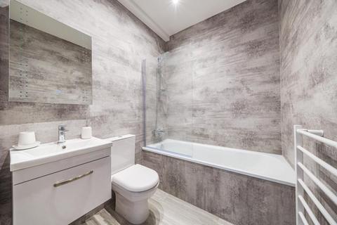 Flat 16, Anne Boleyn House, 9 - 13 Ewell Road, Cheam, Sutton, SM3 8BZ