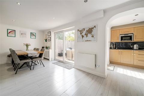 15 Broadley Green, Windlesham, GU20 6AJ