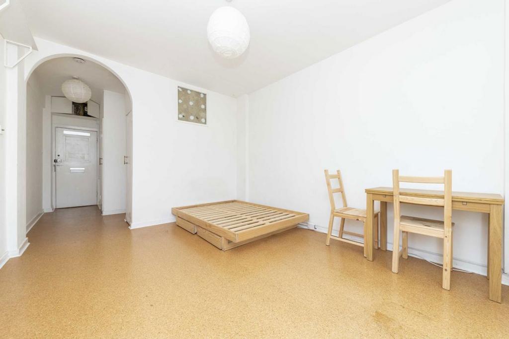 Apartment in London - View 3