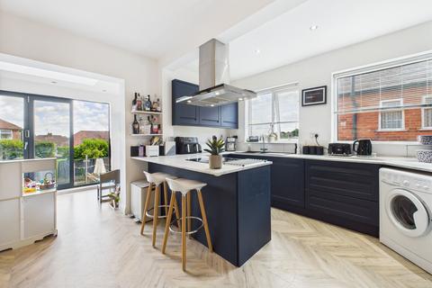 4 bedroom semi-detached house for sale, Besecar Avenue, Gedling, Nottingham