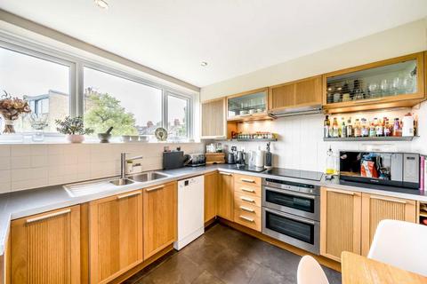 2 bedroom flat to rent, Emmanuel Road, London SW12