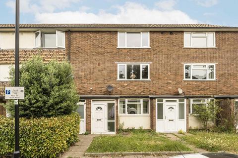 2 bedroom flat to rent, Emmanuel Road, London SW12