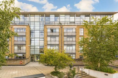 Point Wharf Lane, Brentford TW8