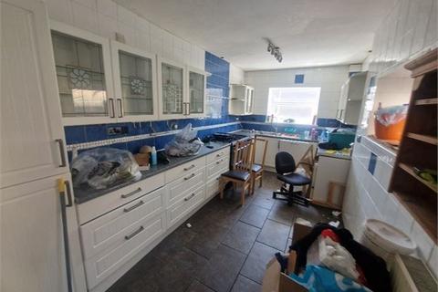 3 bedroom end of terrace house for sale, High Street, Treorchy, Treorchy,