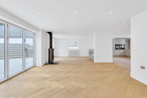 Hilltop Hilltop Road, Bideford, EX39 3PA