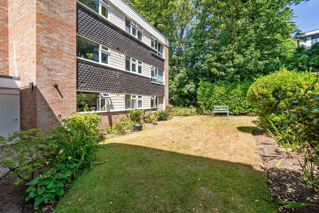 5 Albany Gardens 11.jpg