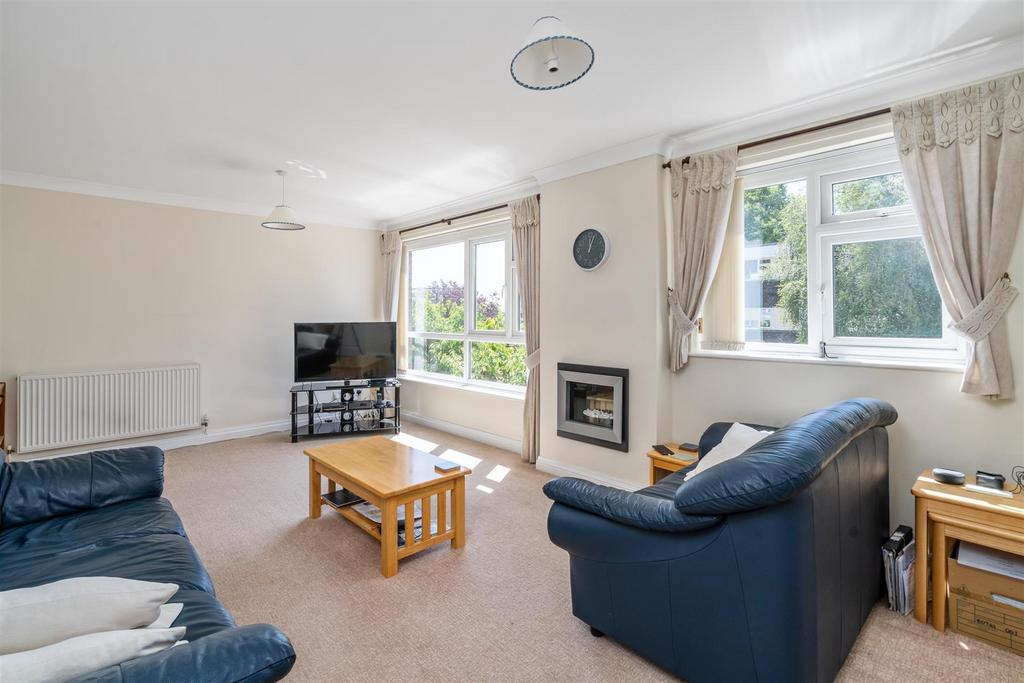 5 Albany Gardens 2.jpg