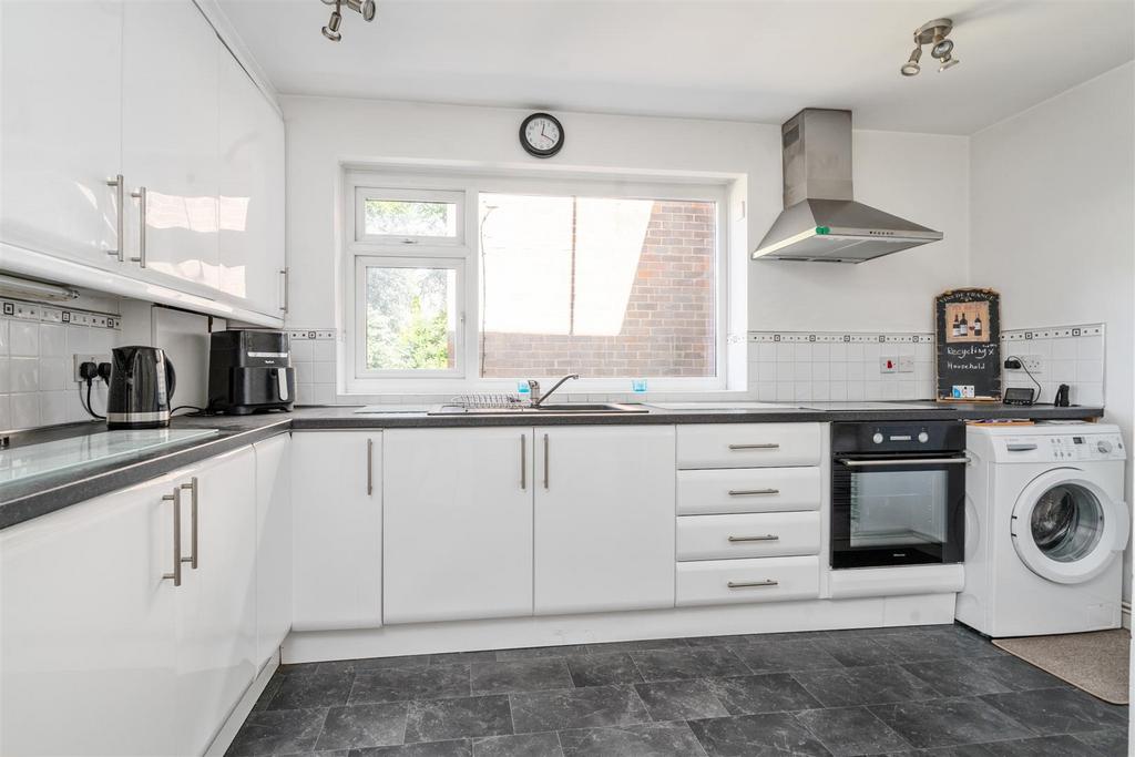 5 Albany Gardens 10.jpg
