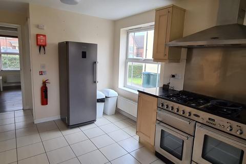 5 bedroom detached house to rent, 48 Ten Shilling Drive Coventry, CV4