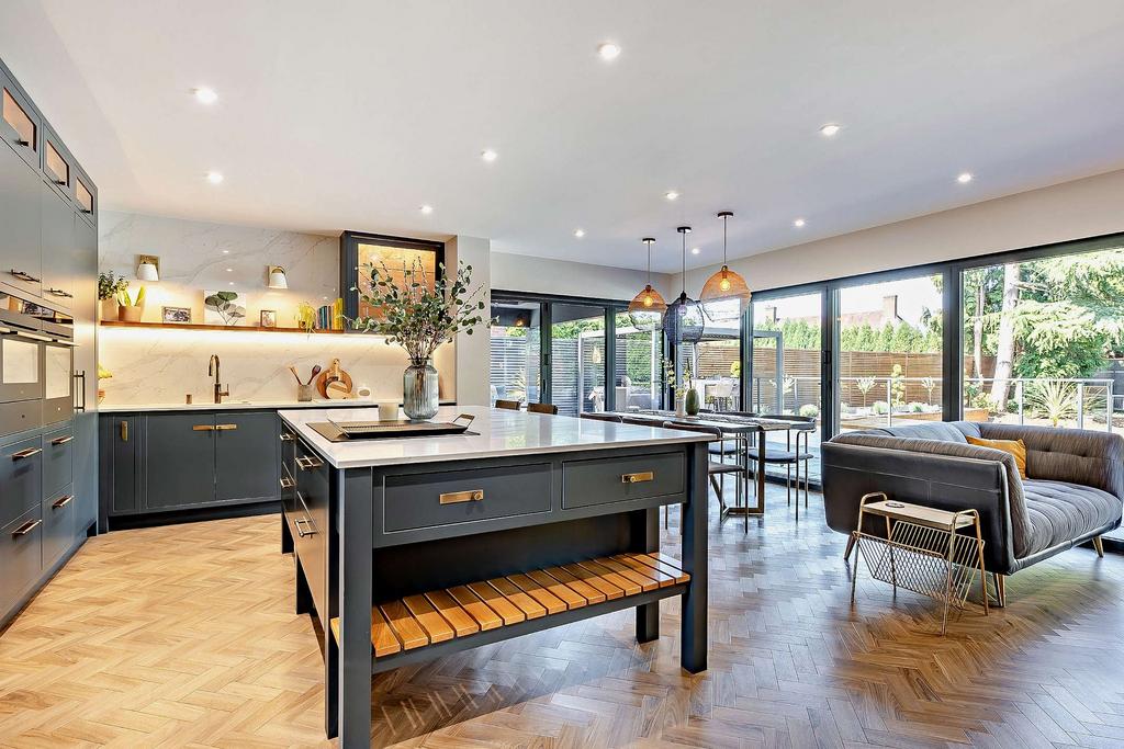 Kitchen Family room