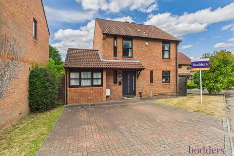 5 bedroom detached house for sale, Rowhurst Avenue, Addlestone, Surrey, KT15