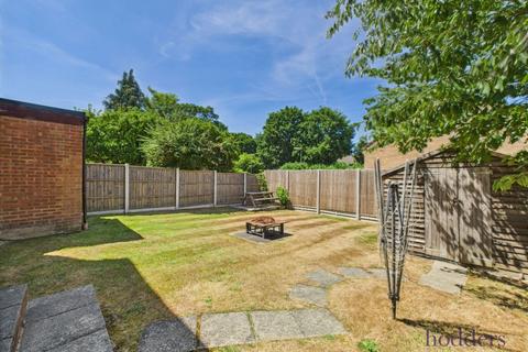 5 bedroom detached house for sale, Rowhurst Avenue, Addlestone, Surrey, KT15