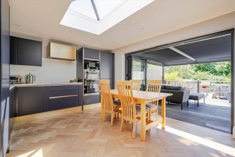undefined, Lincoln Avenue, Twickenham TW2