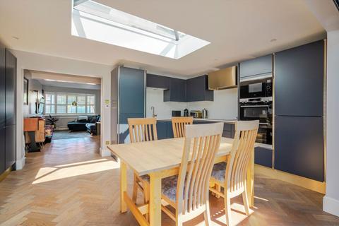 undefined, Lincoln Avenue, Twickenham TW2