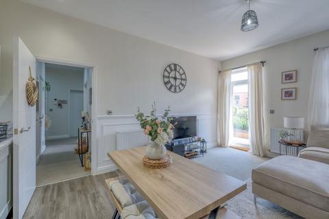 2 bedroom flat for sale, Gorcott Lane, Shirley, B90