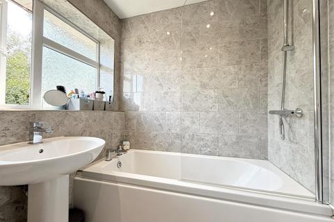 2 bedroom flat for sale, Kesterton Road, Four Oaks, Sutton Coldfield