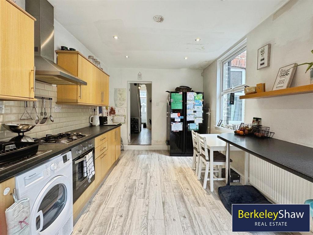 Kitchen (2)