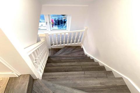 5 bedroom semi-detached house for sale, Elm Tree Close, Northolt UB5