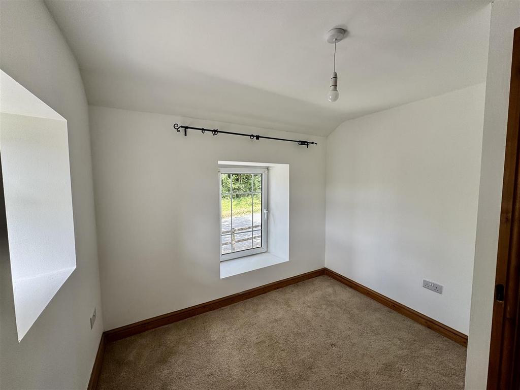 L Shaped Bedroom 2