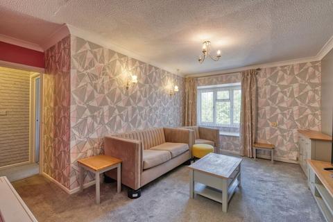 1 bedroom retirement property for sale, The Strand, St. James Court, B61