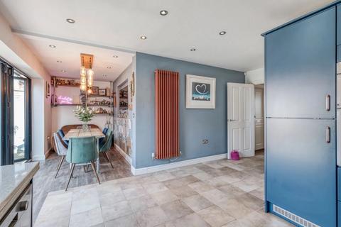 6 Queen Street, Astwood Bank, Redditch, B96 6BT