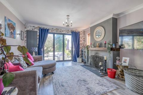 53a Beacon Hill, Rednal, Birmingham, B45 9QW