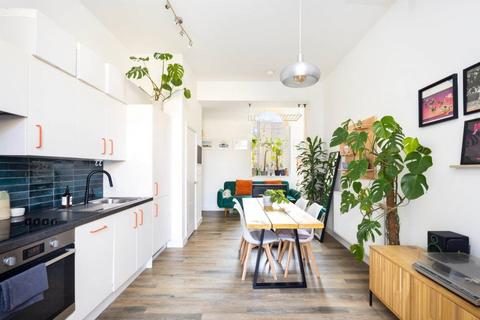 1 bedroom flat for sale, Shaft Apartments, 12 Richard Tress Way, Bow, London, E3