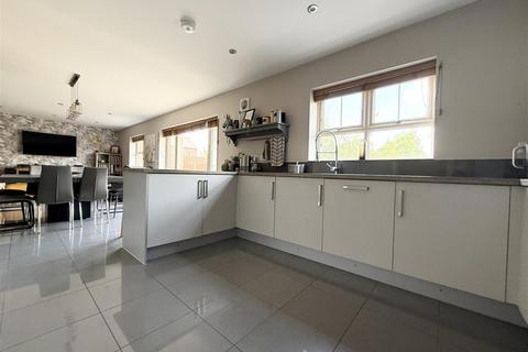 80 Henson Close, Whetstone, Leicester, LE8 6PL