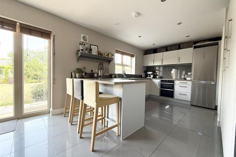 80 Henson Close, Whetstone, Leicester, LE8 6PL