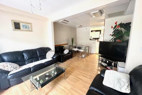 135 Movers Lane, Barking, IG11 7UG