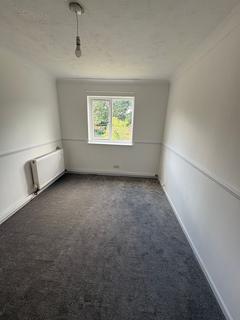 2 bedroom flat to rent, Stoneworth Court, SE25