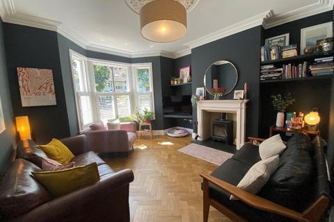 4 bedroom terraced house for sale, Marlborough Ave, Hull, HU5 3LE