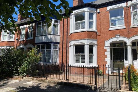 4 bedroom terraced house for sale, Marlborough Ave, Hull, HU5 3LE