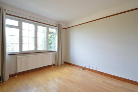 2 bedroom maisonette to rent, Castleview Road, WEYBRIDGE, KT13