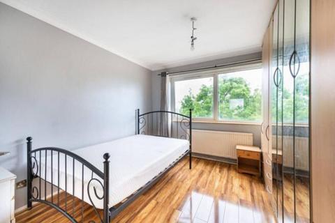 undefined, Sunnydene Gardens, Wembley HA0