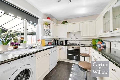 3 bedroom terraced house for sale, Rowney Gardens, Dagenham, Essex