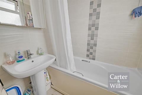 3 bedroom terraced house for sale, Rowney Gardens, Dagenham, Essex