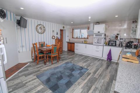 4 bedroom terraced house for sale, 14 Bank Street, Balintore, Tain