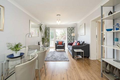 2 bedroom flat for sale, Hamilton Road, London W5