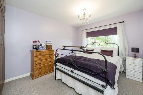 2 bedroom flat for sale, Hamilton Road, London W5