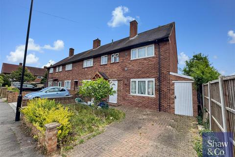 3 bedroom end of terrace house for sale, Sparrow Farm Drive, Feltham TW14