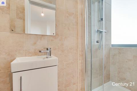 2 bedroom flat to rent, Wigham House