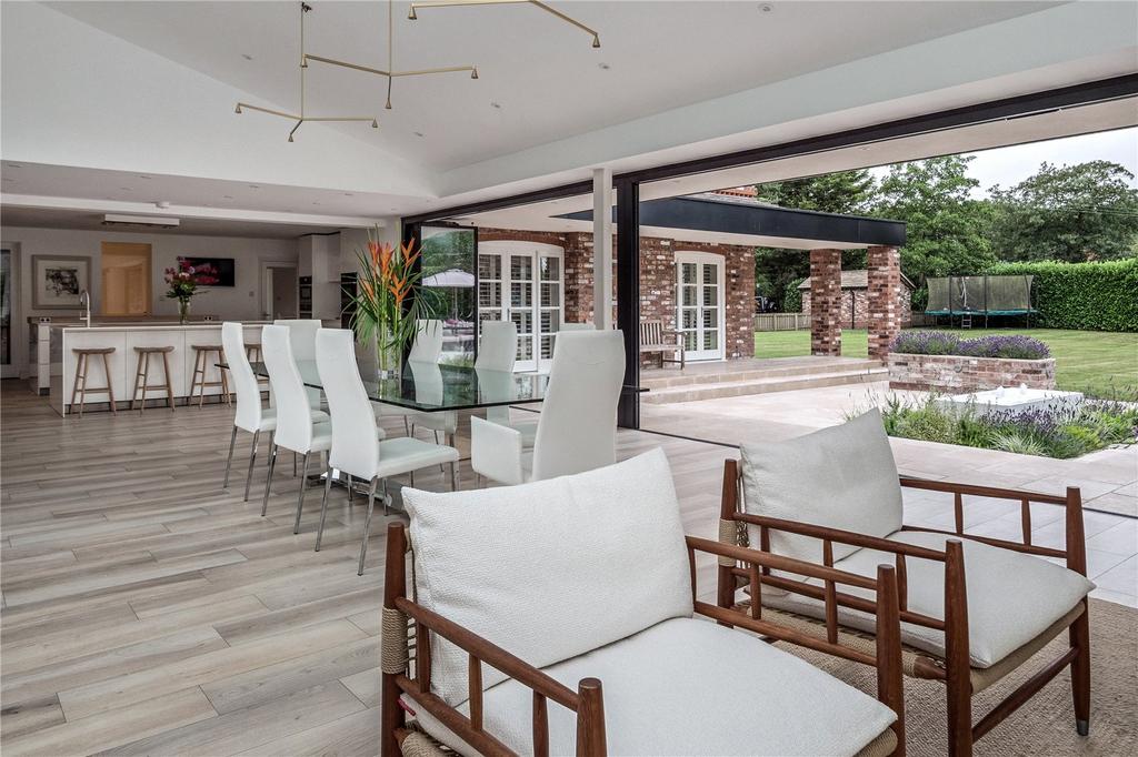 Dining/Kitchen