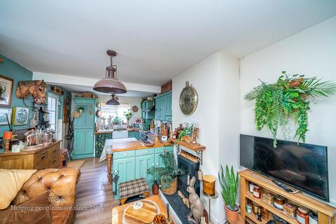 17 Bath Road, Cannock, WS11 4QX
