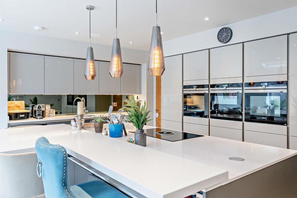 8643843-interior16-800.jpg