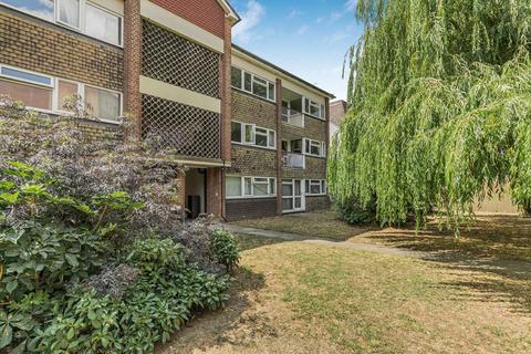Belgrade Road, Hampton TW12