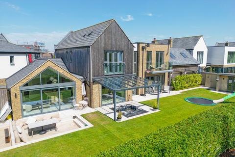 4 bedroom detached house for sale, Ferranti Place, Milton Keynes MK10