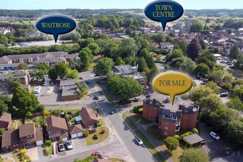 2 bedroom flat for sale, Allenview Road, Wimborne, Dorset, BH21 1UW