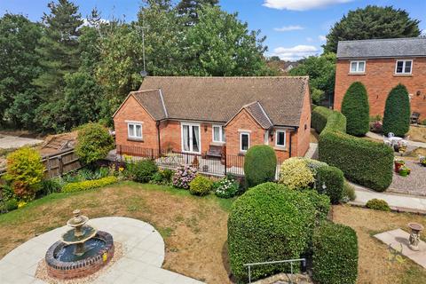 2 bedroom bungalow for sale, Coopers Lane, Evesham WR11